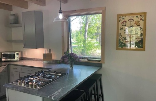 Sandisfield House | Luxury on the River@Fish Camp-Close to Tanglewood