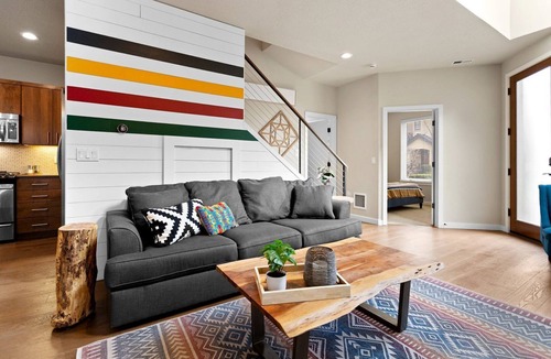 Eugene House | Luxury Vacation Home Rental in Eugene, Oregon: Unwind in Style