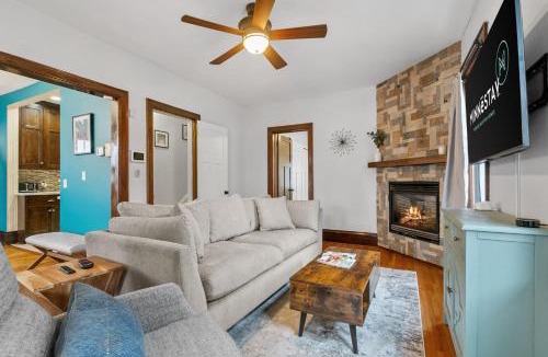 Powderhorn House | Lyndale Pleasant Getaway