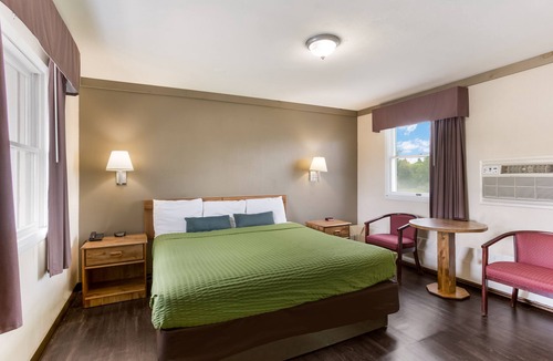 Whippleville Hotel | Malone Inn