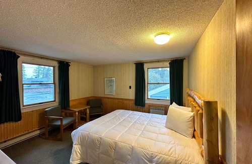 Lake Placid Hotel | Maple Leaf Inn - Lake Placid