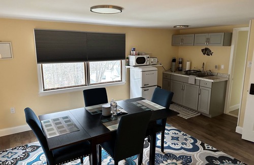 Schroon Lake Hotel | Maple Leaf Motel