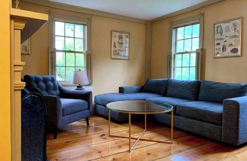 Northampton Apartment | Maple Suite- Private Ground Floor Apartment in front of Smith College