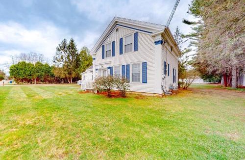Colchester House | Maplewood Manor - Unit 1