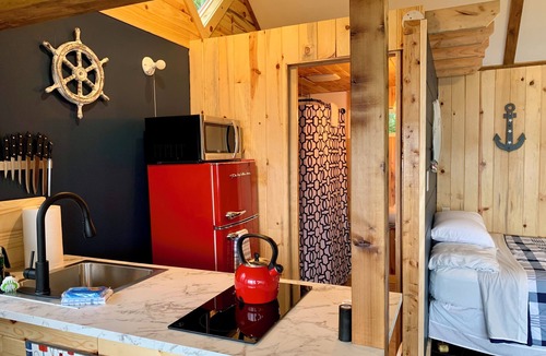 South Haven Cabin | Marine Comfort - Cabin 8