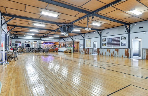 Hatfield Cabin | Massive Hatfield 'Loon Lodge' w/Roller Rink