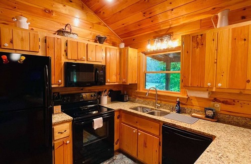 Unaka Cabin | Meadow Creek ★ Remote Workers ★ Family Friendly