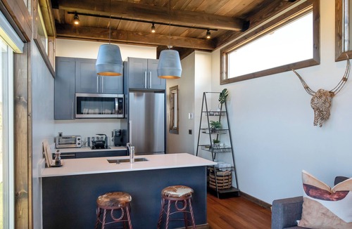 Stanley Cabin | Meadow Creek Tiny Home #02 with Mountain View