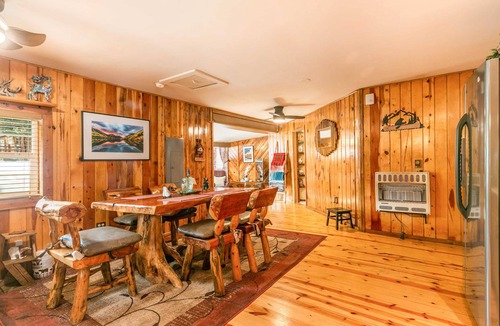 Eagle Nest Cabin | Medallion Cabin by Velo
