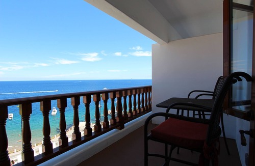 Avalon Villa | Mediterranean Oceanside Villa