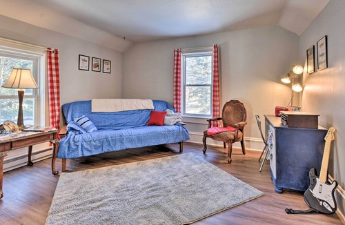 Menomonie Apartment | Menomonie Apartment: Walk to Lake Monomin!