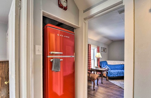 Menomonie Apartment | Menomonie Apartment: Walk to Lake Monomin!