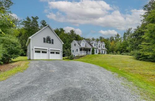 Plainfield House | Meriden Village of Plainfield Home with Backyard