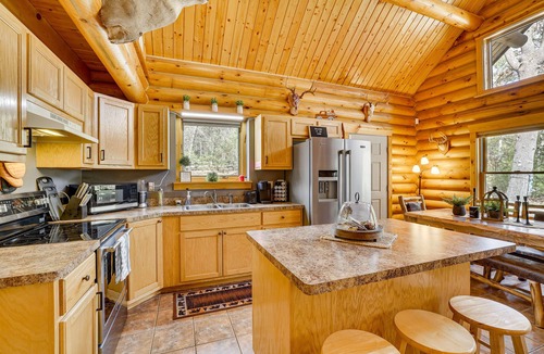 Hatfield Cabin | Merrillan Cabin w/Fire Pit < 1 Mi to Lake Arbutus