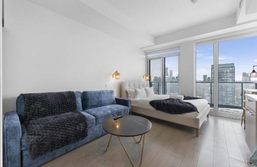 Garden District Apartment | Metro Cozy Queen Studio Escape