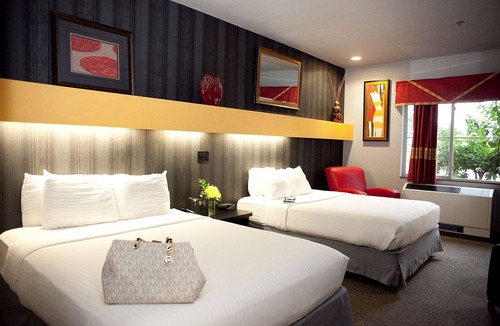 Eau Claire Hotel | Metropolis Resort