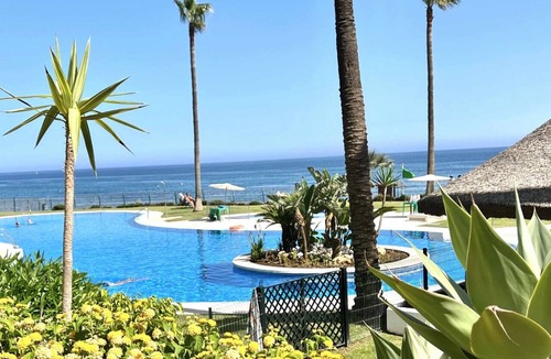 Sitio de Calahonda Apartment | MI CAPRICHO BEACHFRONT:300 Apartment with sea view
