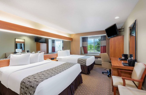 Raton Hotel | Microtel Inn & Suites by Wyndham Raton