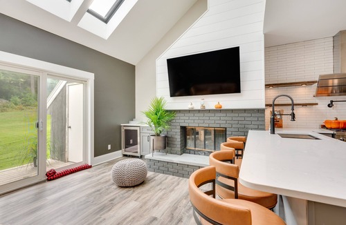Plymouth Condo | Mid-Century Tenney Mountain Condo Near Hiking