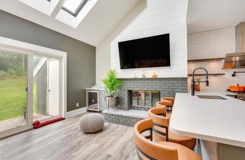 Plymouth Apartment | Mid-Century Tenney Mountain Condo Near Hiking