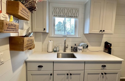 Middlebury - Warren House | Middlebury, VT Newly renovated four bedroom Luxury Home (sleeps 8)