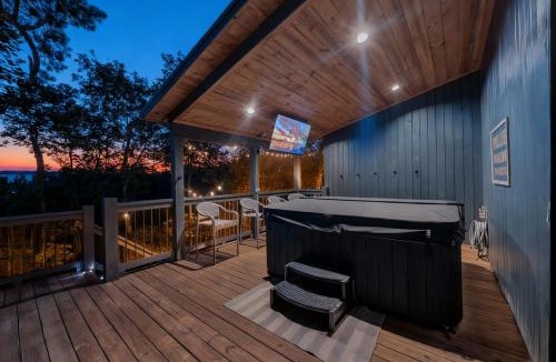 Broken Bow House | Midnight Skies Luxury 5BR - Hot Tub & Mountain Views