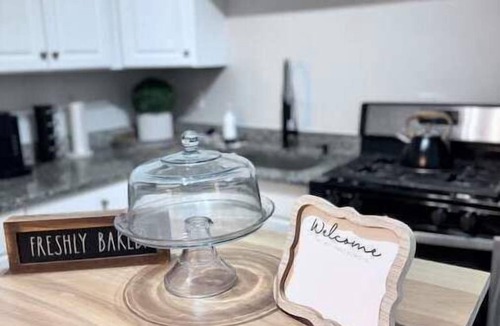 Midway Apartment | Midway Marvel