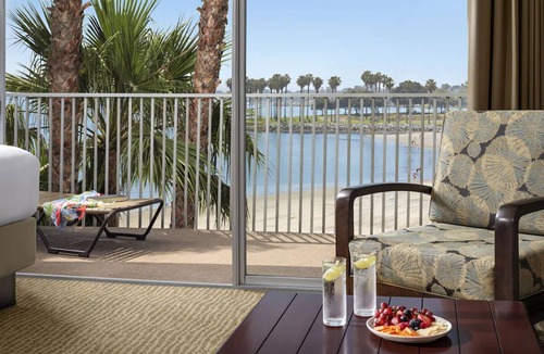 Central Mission Beach Hostel | Miles of Sandy Beaches! 2 Family-friendly Units, Free Parking Onsite, Pool!