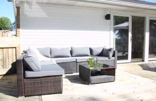 Bradley House | Miner Lake Lakefront Beach Cottage for Family Fun