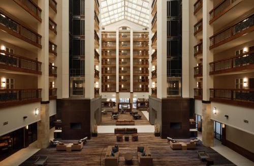 Brooklyn Park Hotel | Minneapolis Marriott Hotel & Conference Center