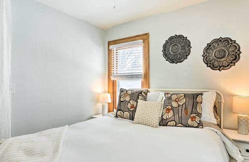 Morris Park House | Minnesota Vacation Rental w/ Smart TV & Sunroom!