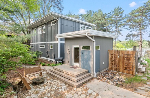 Roseville House | MINNeSTAY* Blue Heron Haven | Lake Home | Hot Tub