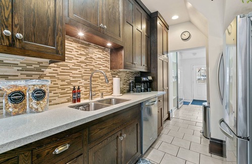 Powderhorn House | MINNeSTAY* Lyndale Pleasant Getaway