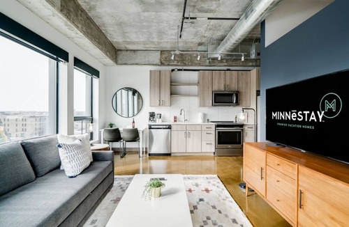 Warehouse District Apartment | MINNeSTAY* Sable 508 One Bedroom |