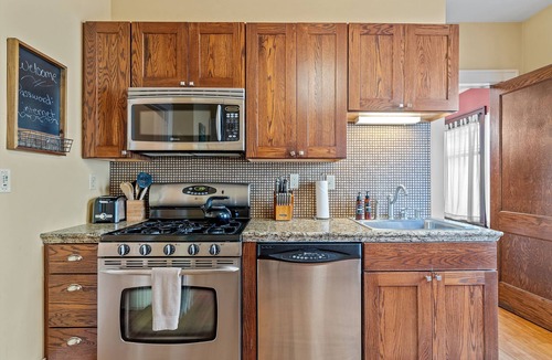 Kingfield House | MINNeSTAY* Urban Oasis Uptown | Walker's Paradise