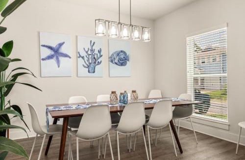 Ono Island House | Mins to the Beach/King Beds/Arcade-Snowbird Deals!