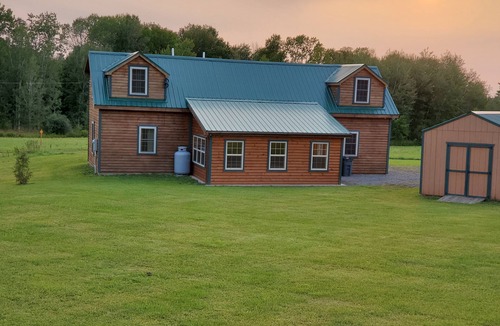 Richland Cabin | Minutes From Salmon River, On Snowmobile/ATV Trail, Fire Pit, WiFi, Grill, A/C