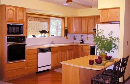 Grantsdale House | Minutes from Town This Hideaway Borders National Forest
