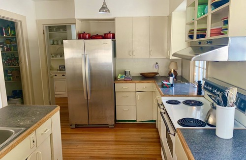 Elizabethtown House | MLK Wkend Open!nSki+Climb+Hike+Sled+Skate+Relax Perfect for multi-family groups!