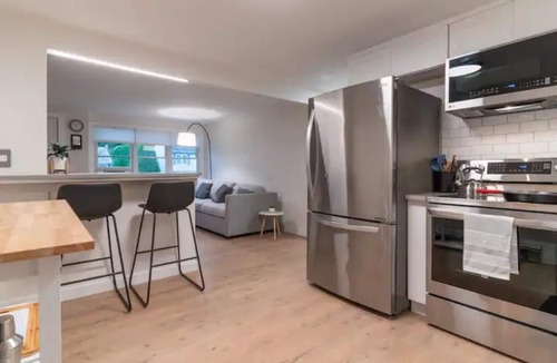 Shelburne Apartment | Modern 2-Bed Apartment-Shelburne