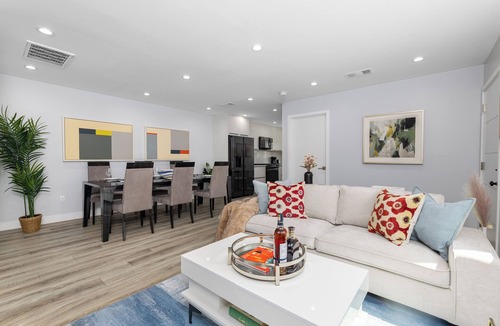 Granada Hills House | Modern 2-Bed Perfect for Extended Stays!