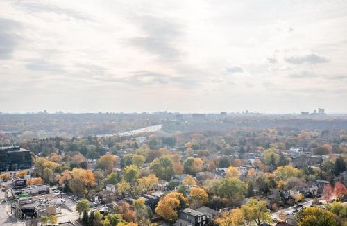 Willowdale Apartment | Modern 2Bd 2Ba Skyscraper Free parking