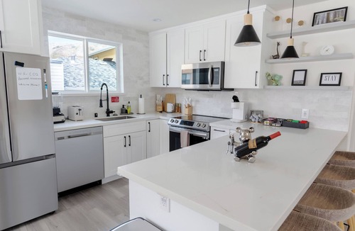 Paradise Valley House | Modern 3BR 2BA/Family Friendly/Smart Toilets/EV Charging/SFO