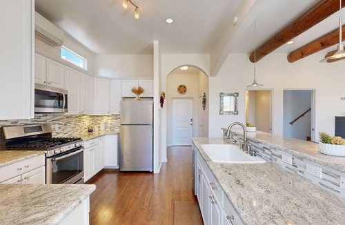 Southside House | Modern Adobe Home w/Mountain-View Balcony, Short Drive Downtown