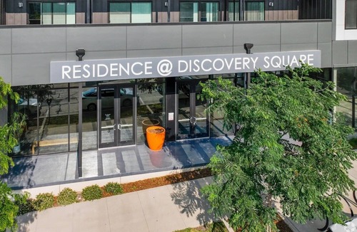 Kutzky Park Apartment | Modern Apartment Near Mayo Clinic – Free Parking!