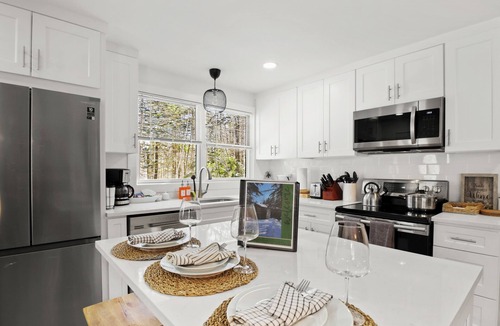 Jamaica Ski Chalet | Modern Cottage between Stratton and Mount Snow