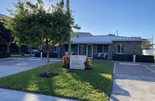 Pompano Beach Apartment | MODERN & LUXURY VACATION RENTAL 4 mins walk to the beach - AP4