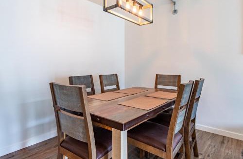 East Side Pioneers Apartment | Modern, Rustic 2 Bed 1 bath 6 blocks from Mayo