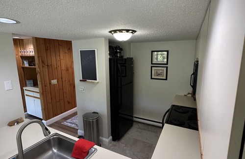 Thornton Condo | Modern Rustic townhouse close to everything NH! Work and play year round.