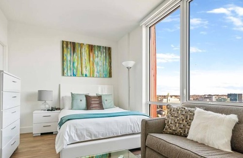 White Plains Apartment | Modern Studio | Upscale Amenities | Kitchen & Laundry